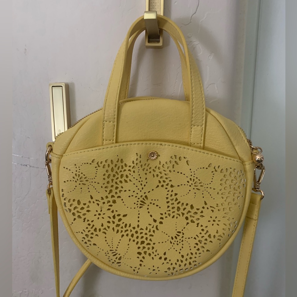 EUC Lauren Conrad yellow crossbody purse
